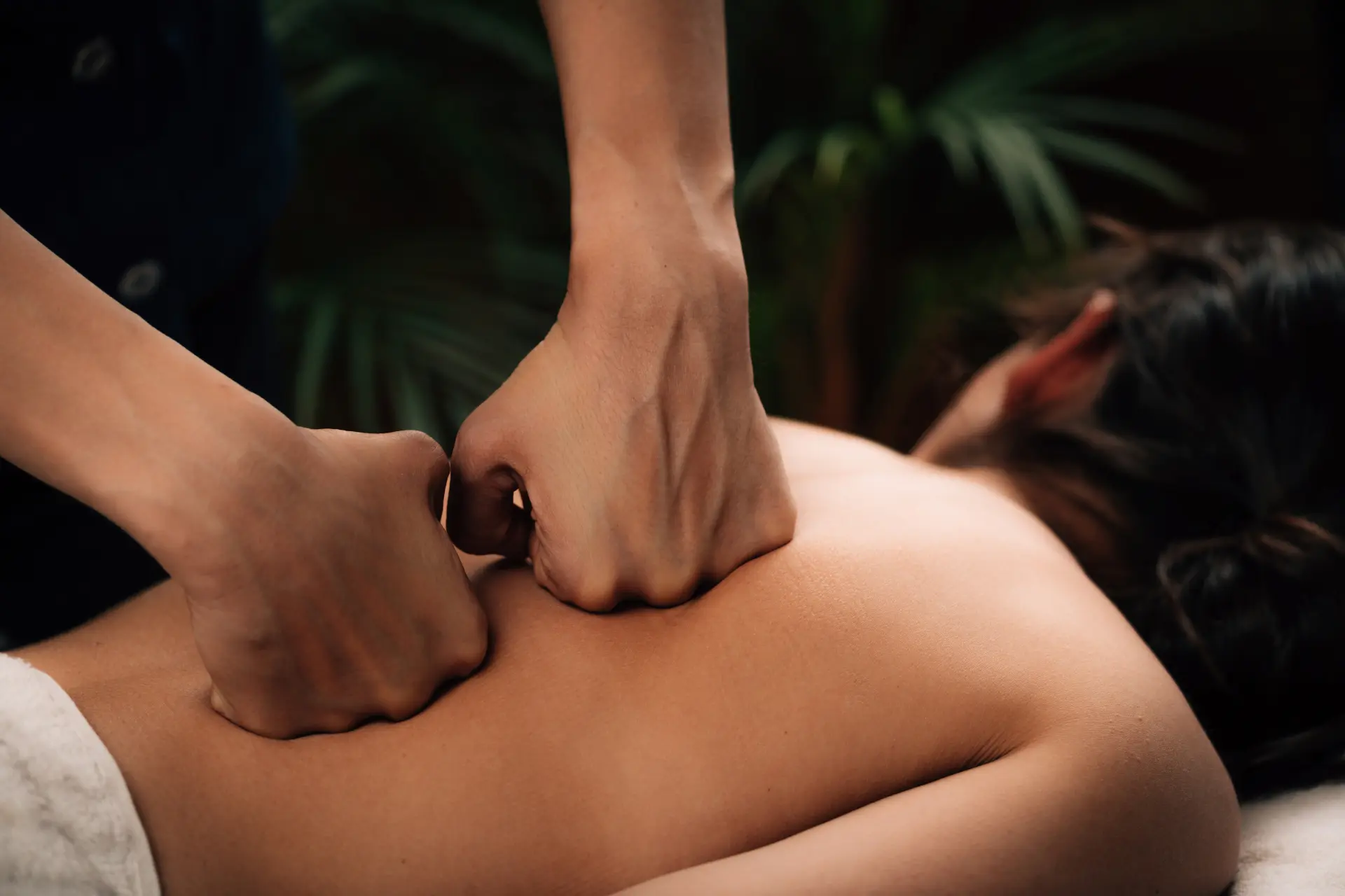 4 Hands Deep Tissue Massage