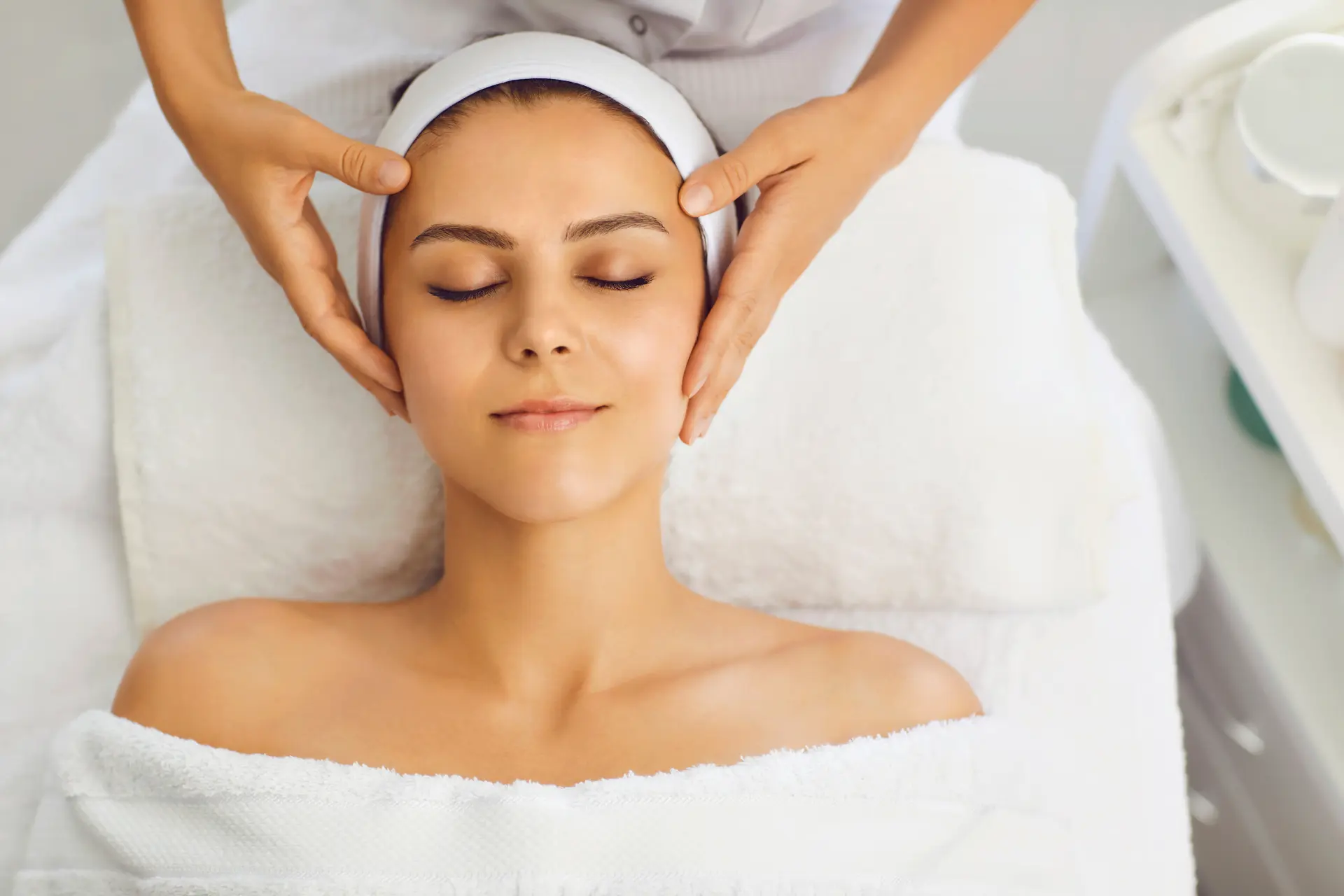 FACIAL MASSAGE