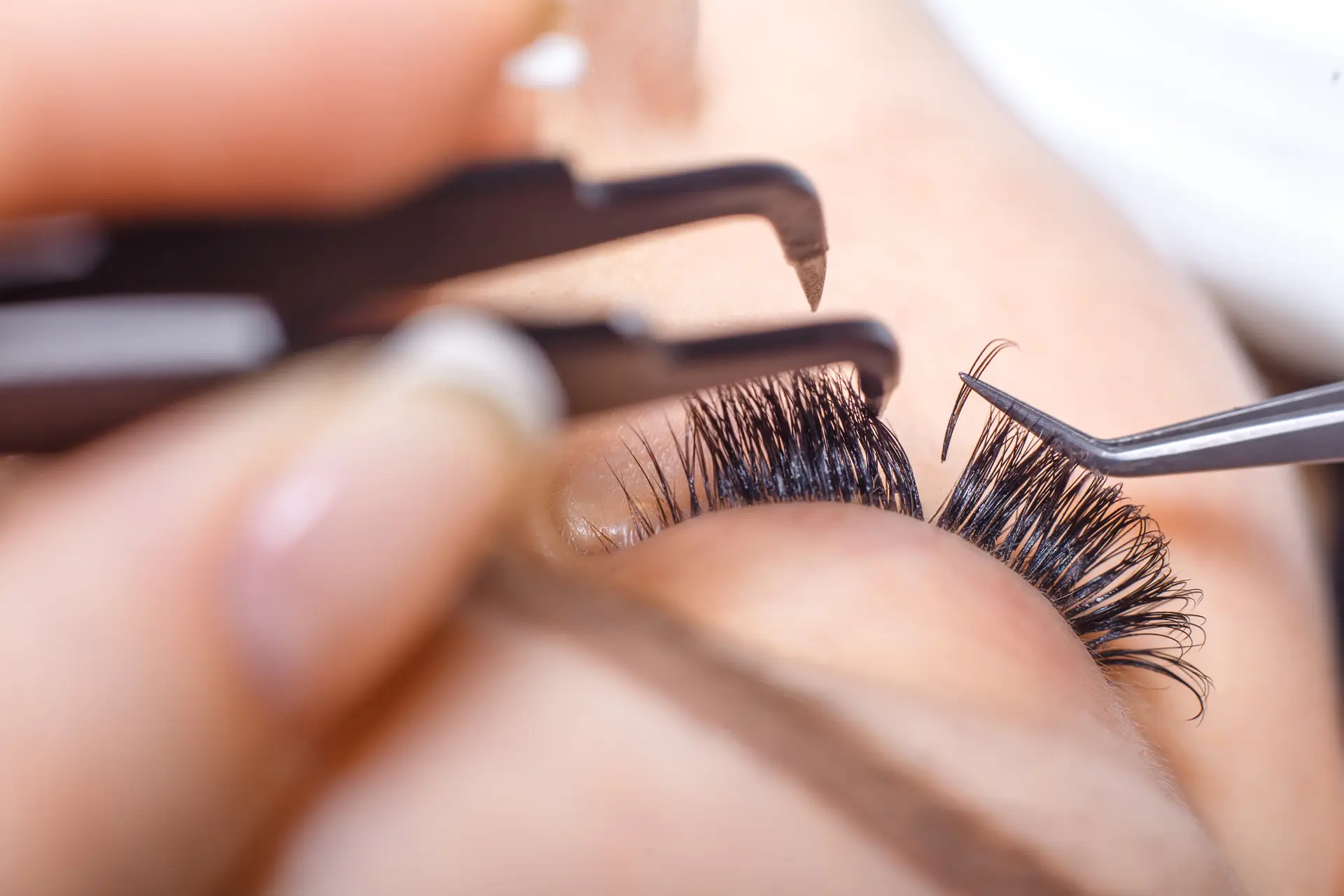 POINT-TO-POINT EYELASHES